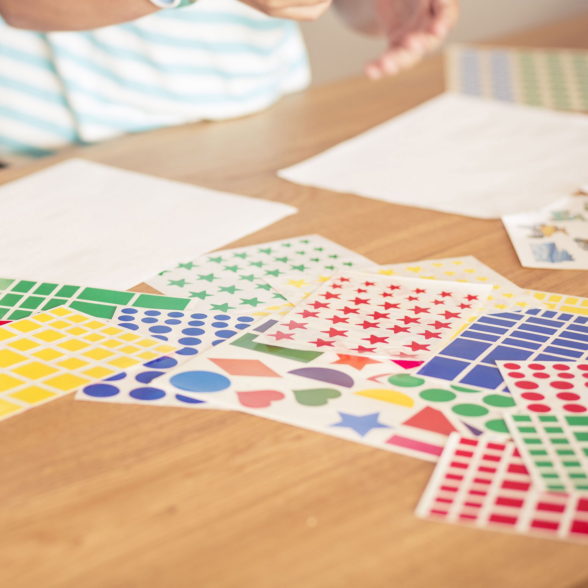 BLOCK ETIQUETAS GOMET PEQUEÑOS FORMAS Y COLORES SURTIDOS PRYSE
